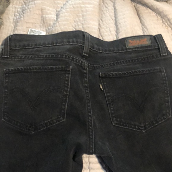 Black Levi’s Size 28 waist length 32 equivalent to a size 7 - Picture 3 of 5
